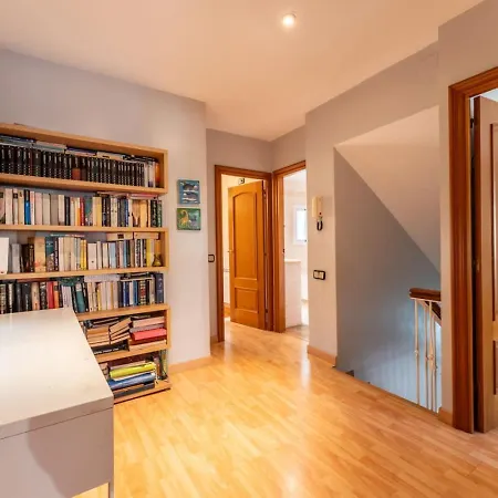 Cozy House In Center Prázdninový dům *